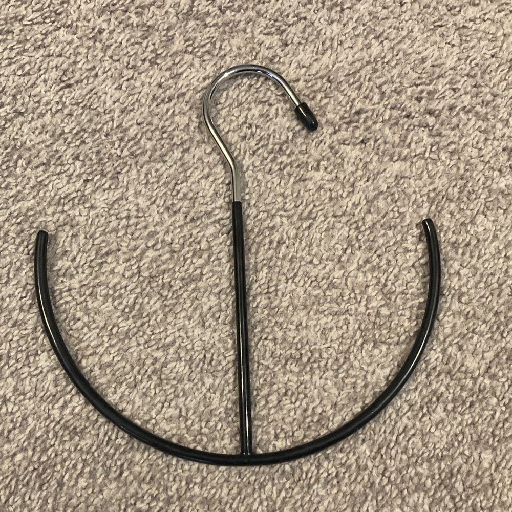 Black Metal Hanging Organizer